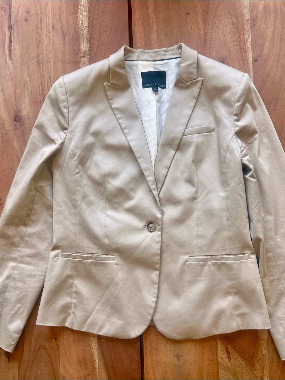 Banana Republic Women's Tailored Cream Blazer - Picture 2 of 7